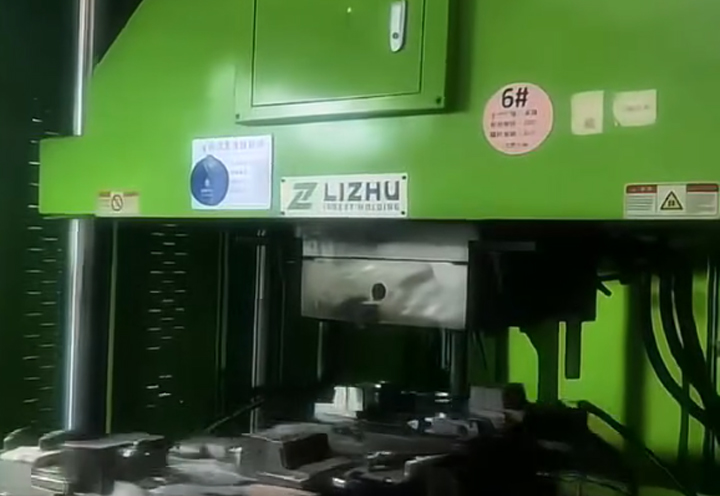 200T Low Worktable Rotary Table Vertical Injection Molding Machine Empowering Efficient Precision Component Production